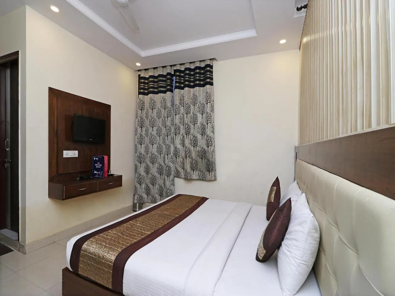 Oyo 6495 Hotel Eden Greens Gurgaon 3*,  Indie
