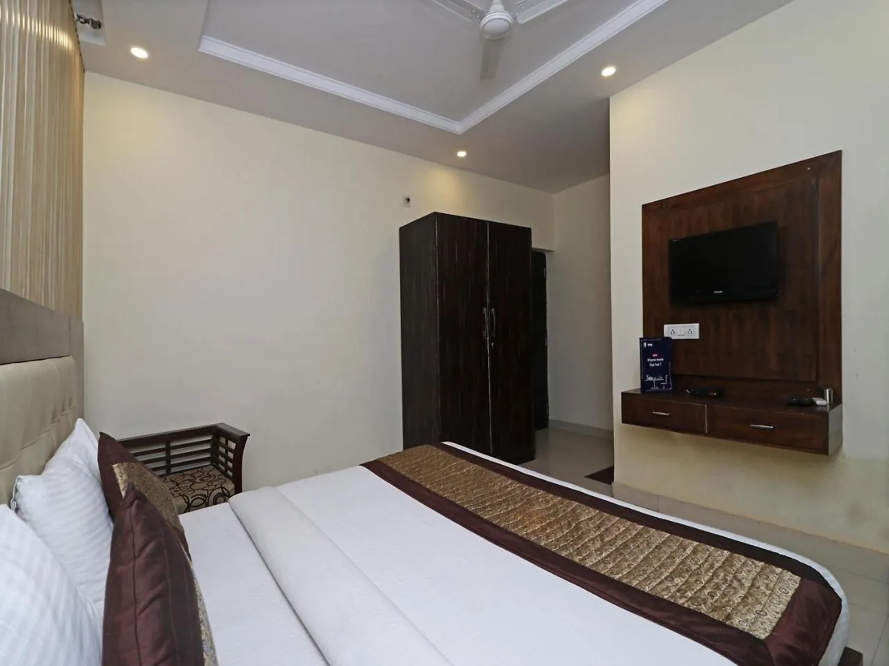 Oyo 6495 Hotel Eden Greens Gurgaon